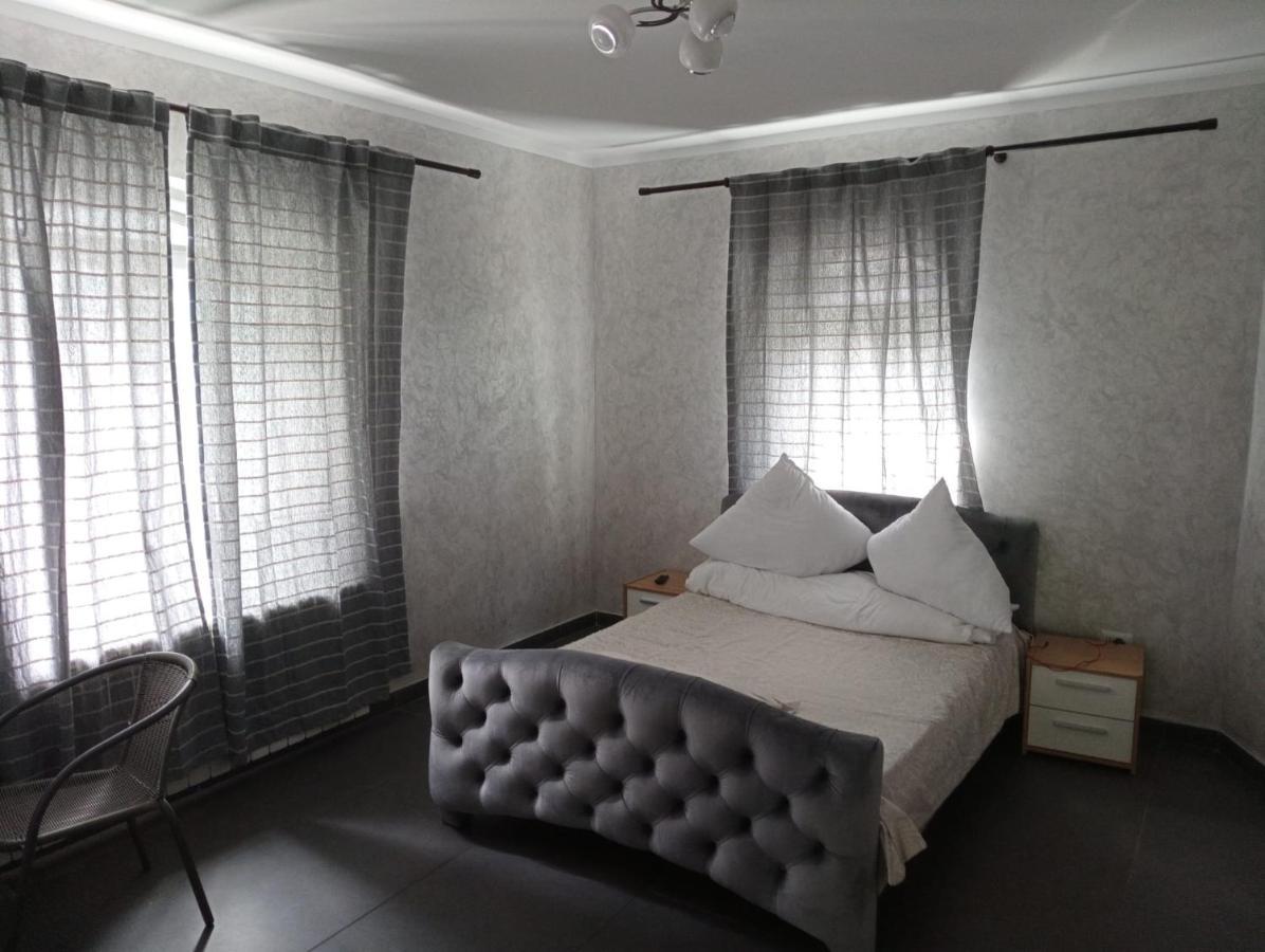 Cataleya Caffee Hostel Radauti Ngoại thất bức ảnh